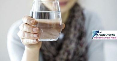 সকালে খালি পেটে গরম জল খাওয়ার উপকারিতা